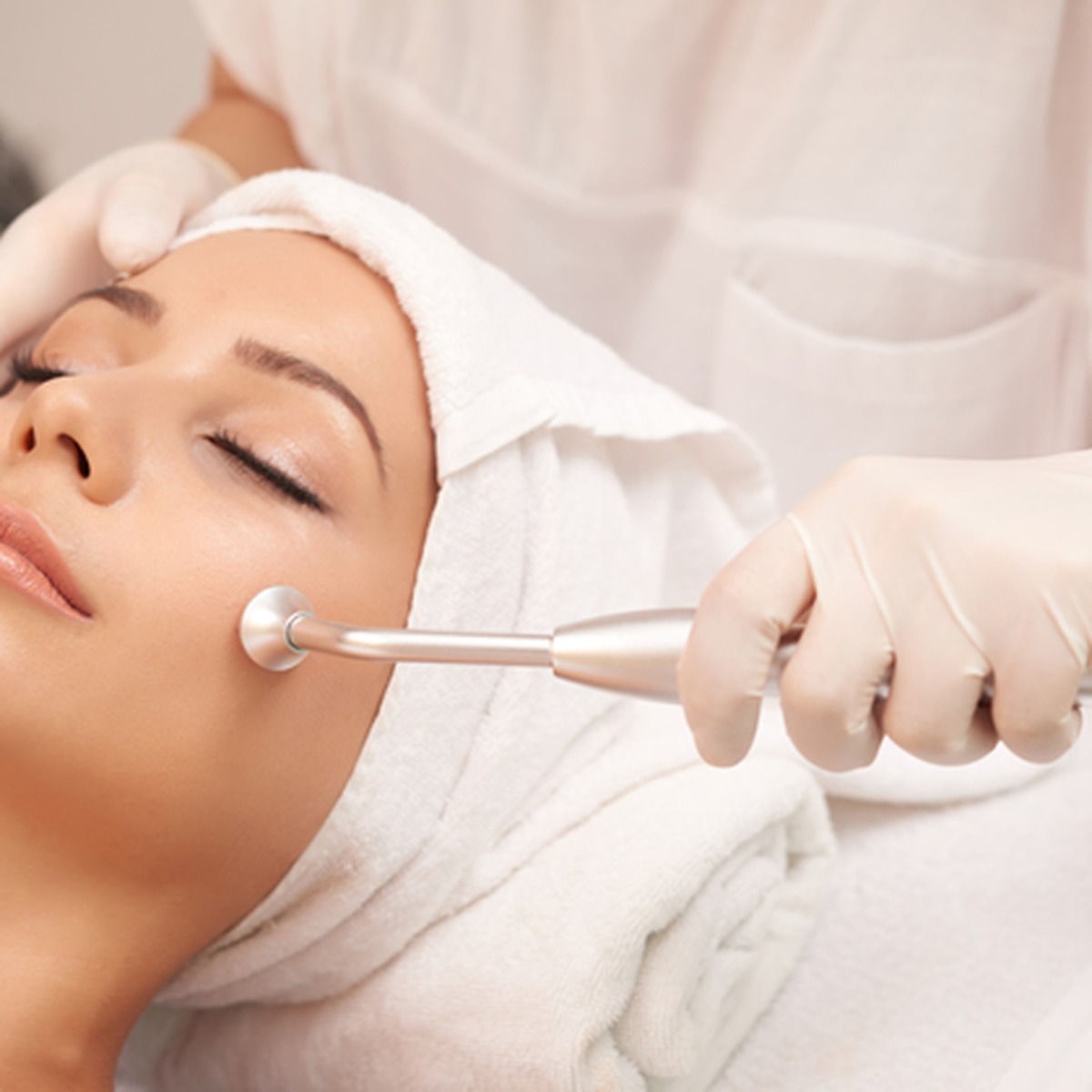 Microdermoabrasión + peeling ultrasónico